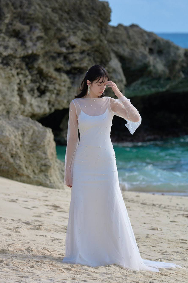 オタディーの透明感のあるチュールのシンプルなキャミソールタイプのウエディングドレス