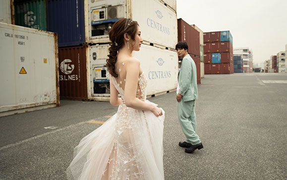 フォトウエディングのドレスプラン笑顔の新婦