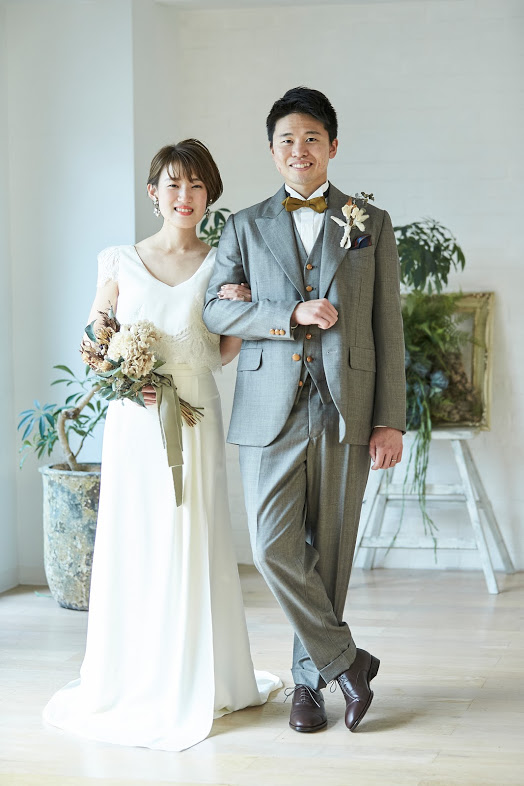 ウェディングドレス　タキシード　結婚式　ブライダル